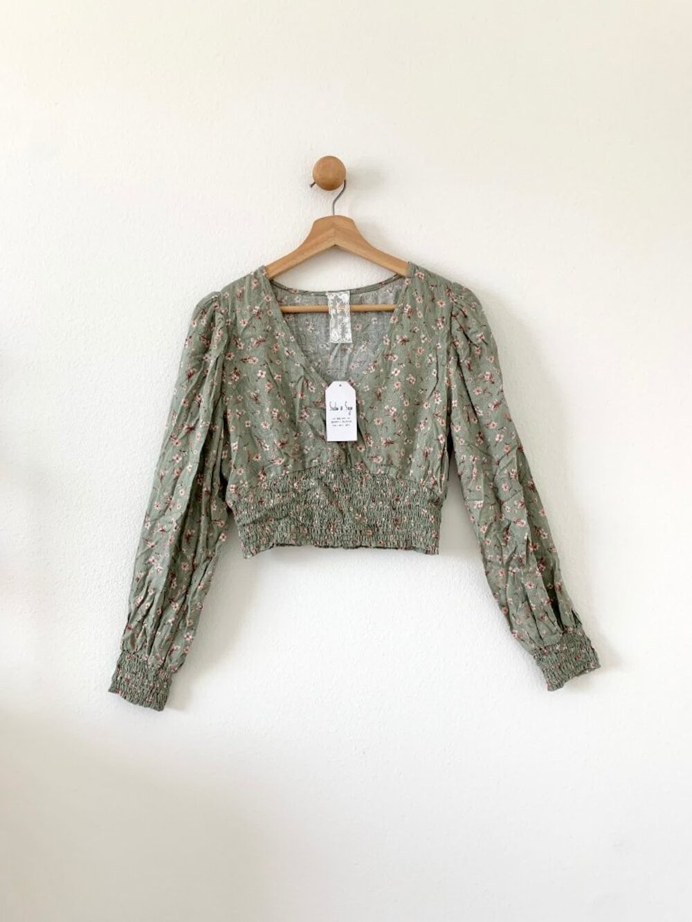 Sade & Sage Anthropologie Green Floral Long Sleeves Crop Top Small